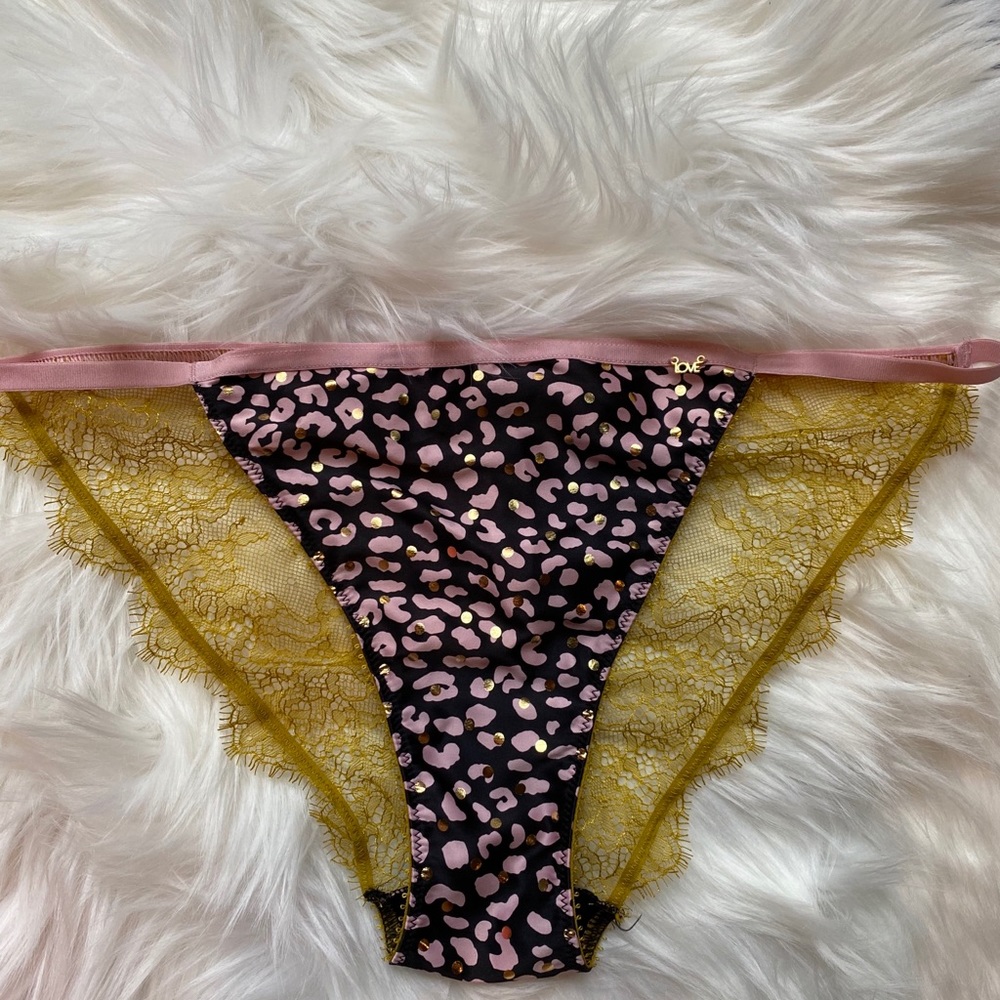 Victoria’s Secret VS Cheeky String Bikini NWT